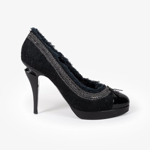 Chanel Tweed Cap-Toe CC Pumps - Picture 4 of 8